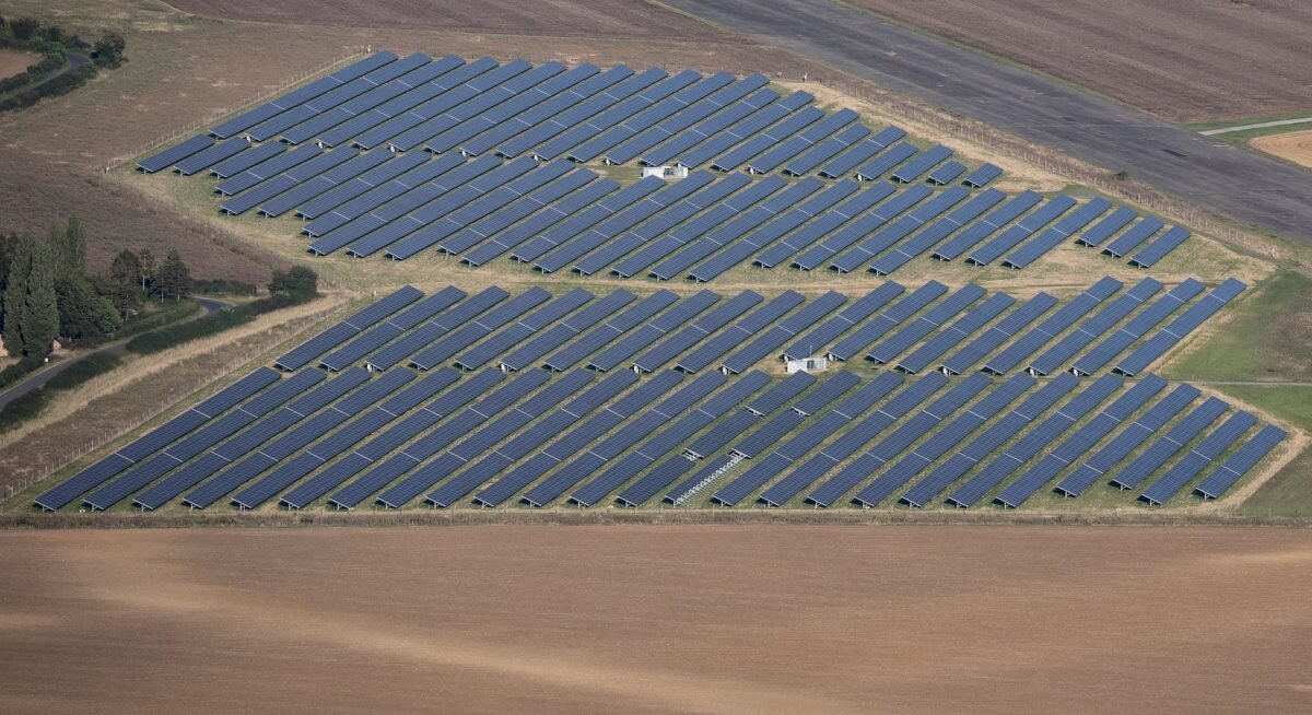 Solar Infrastructure Investment in 2026: Trends & Opportunities